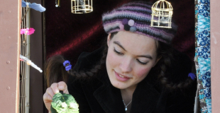 Conteuse La Chariote de Loupiote_Compagnie Les Enfants Sauvages