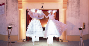 échassiers-lumineux-blancs-fées-anges-événementiel-spectale-de-rue