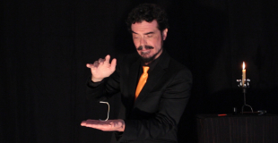 Moustapha, une création originale.