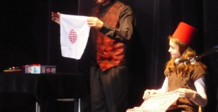 Féerie lumineuse théâtre noir