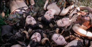 Les faunes d'arteflammes sur échasses