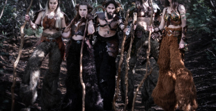 Les faunes, 5 artistes échassiers