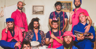 Nous dans une salle de théâtre