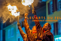 Femmes : spectacle de feu et de danse
