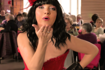 Lydia Moreno artiste spectacle de chant cabaret Gard et animation de soirées