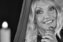 Lydia Moreno artiste chanteuse Musique lounge animation artistique Jazzy pour soirées lounge dans le Gard