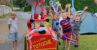 Clown Totoche Ballons sculptés Triporteur camping