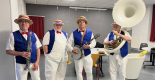 Quartet 14 juillet 2024 tenue tricolore