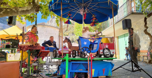 Le manège Par ici L'Escampette à la foire aux fruits anciens Orpierre hautes Alpes