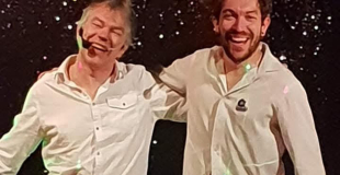 Salut des artistes !