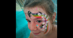 frimoussette artistique - maquillage enfant - tatouage bras arabesque