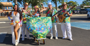 Los Tropicos et danseuse