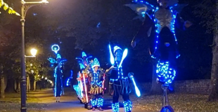 PARADE DES LUTINS DE NOËL  DE LA CIE DREAMLIGHTERS 2025