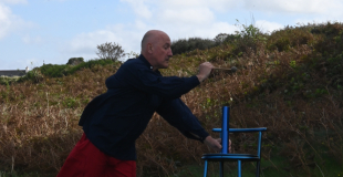 Bleu et rouge font noir 