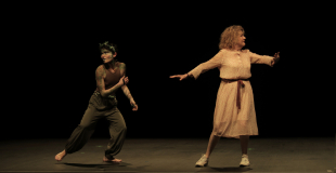 Clémentine et Pensée de la forêt entendent un bruit...