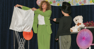 Un jeune magicien à l'oeuvre !