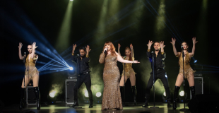 Nos danseurs avec la chanteuse