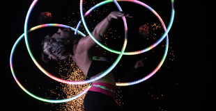 La lumière devient matière chorégraphique