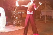 Le Maitre du feu : Echassier Cracheur de feu