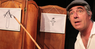 Le grand-père nous présente les tableaux en espagnol, Véra les présente en français