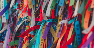Sophie, chanteuse, musicienne et animatrice de l'atelier