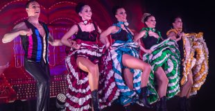 Danseuses et danseur spectacle cabaret