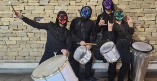 Halloween Batucada 4 artistes masques clignotants participatif