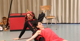 Photo du spectacle Chiffon. Ils se découvrent et apprennent à communiquer.