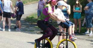 Déambulation sur bi-clown avec 1 passager