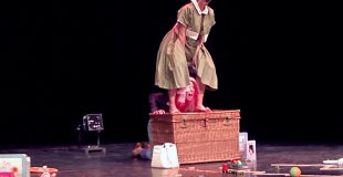 Photo du spectacle Tout Compte Fait. Conte africain Diabou'N Dao et le lion.