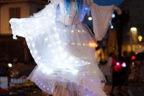 Parade féerique et lumineuse sur échasses pour les déambulations nocturnes